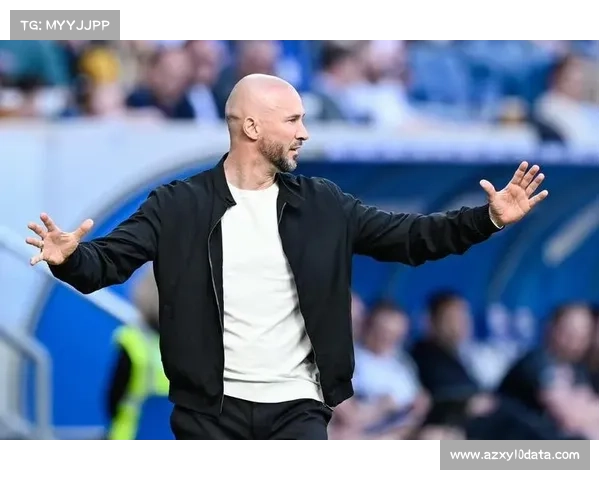 霍芬海姆主帅马塔拉佐详解新赛季352阵型侧重边路攻防转换策略